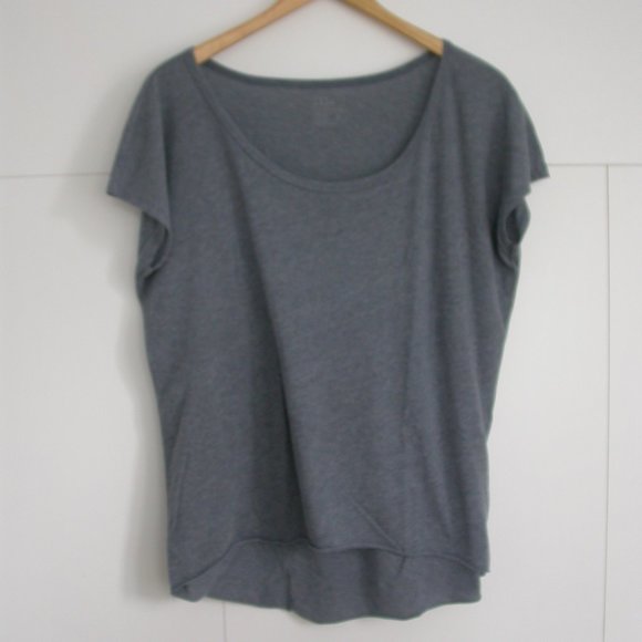 Hi/Low T-shirts - 3 - Picture 15 of 16